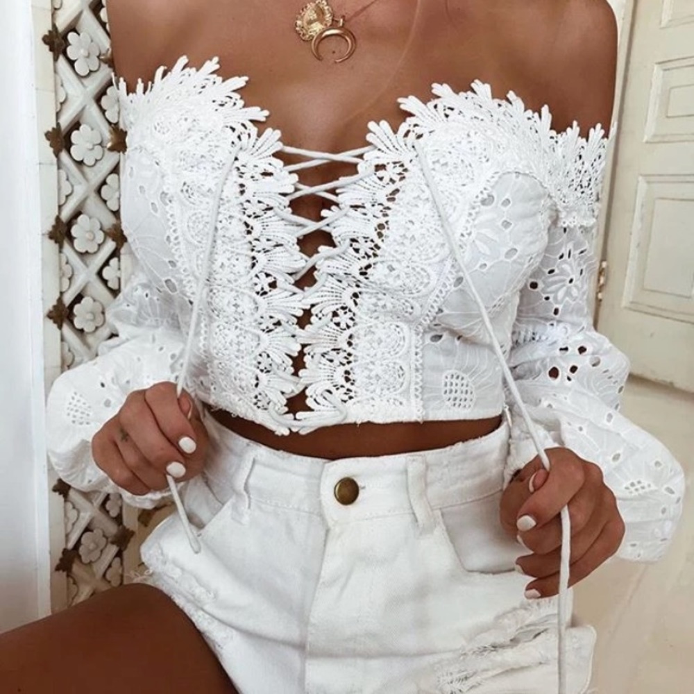 NEW White Lace Beachy Crop top - Picture 1 of 4